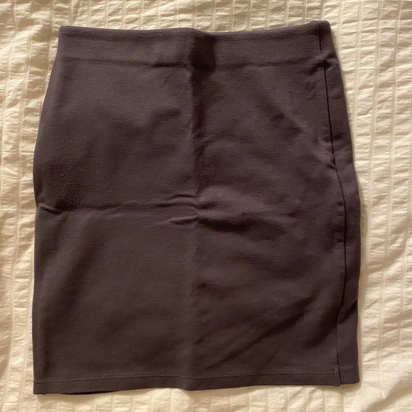 Aritzia dark grey mini skirt - Picture 3 of 3